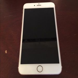 Rose gold iPhone 6s Plus